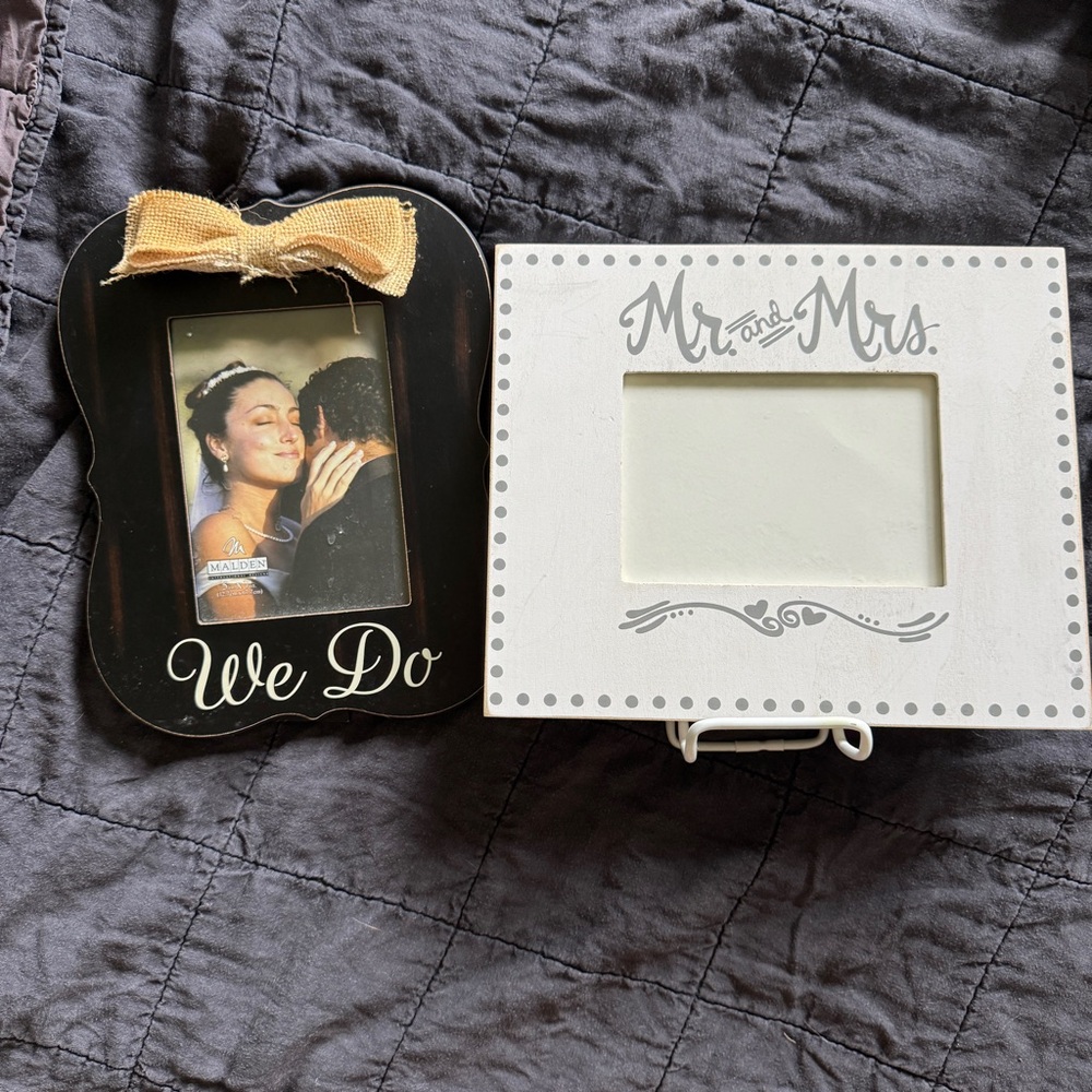 Simply Southern Black and White Photo Frames